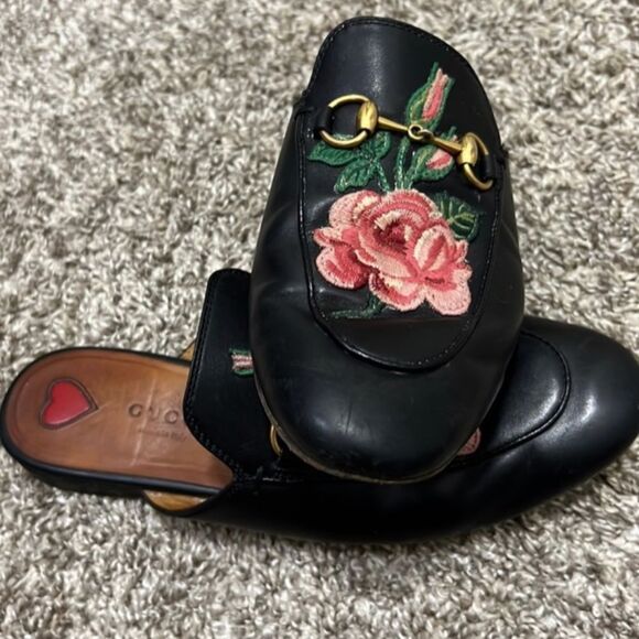 Gucci Black Princetown Leather Rose Flower Sandal - Picture 1 of 7
